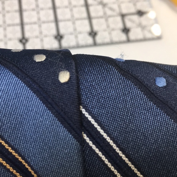 Oscar de la Renta Vintage blue polkadot diagonal striped blue white and gold tie - Picture 7 of 10